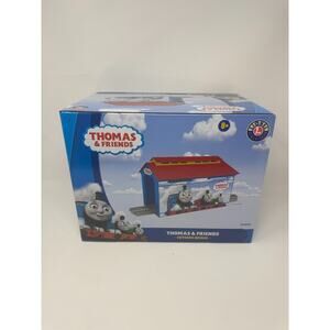 LIONEL # 1930130 Thomas & Friends Covered Bridge NEW